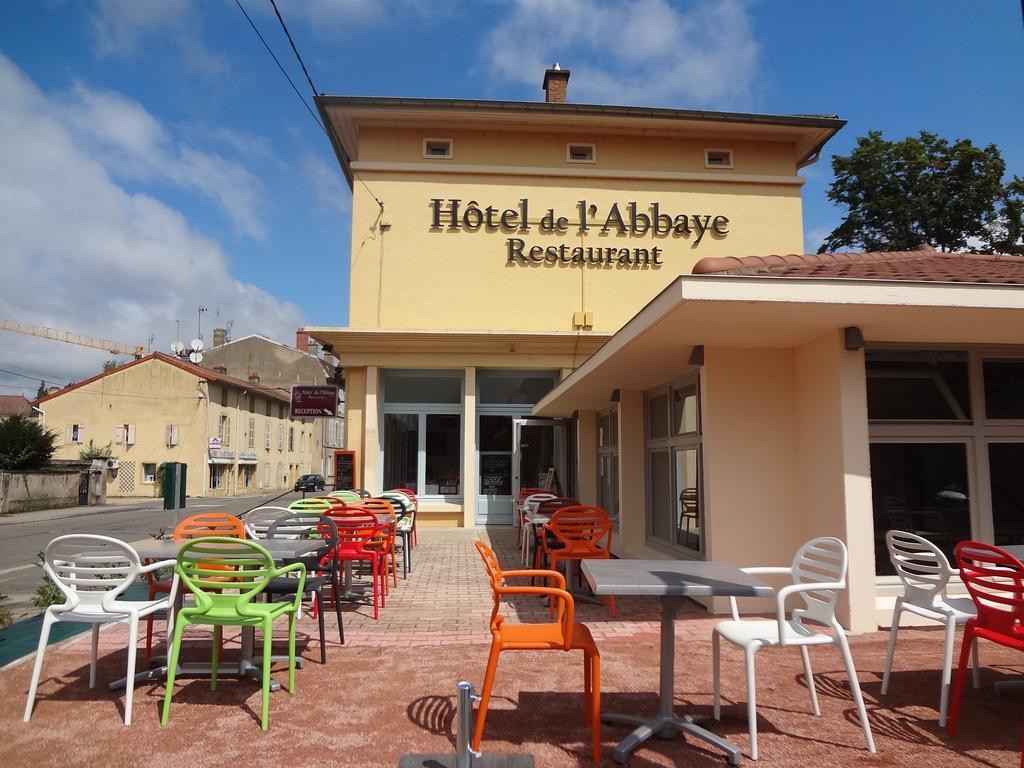 Hotel De L'Abbaye A Cluny Bagian luar foto